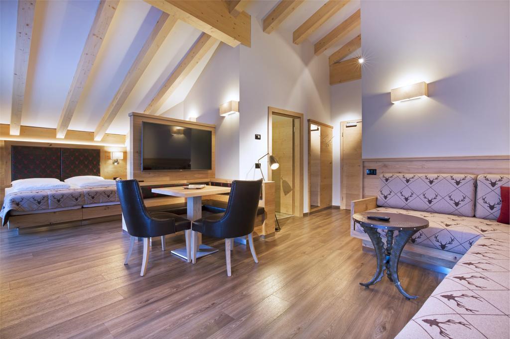 Chalet Marcora 캄피텔로디파사 객실 사진