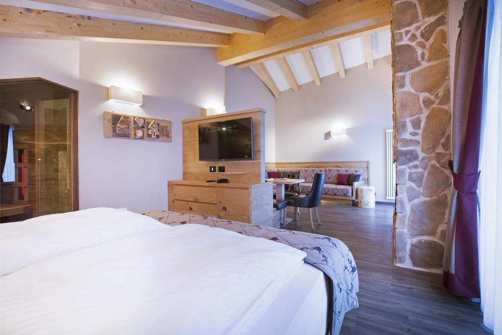 Chalet Marcora 캄피텔로디파사 객실 사진