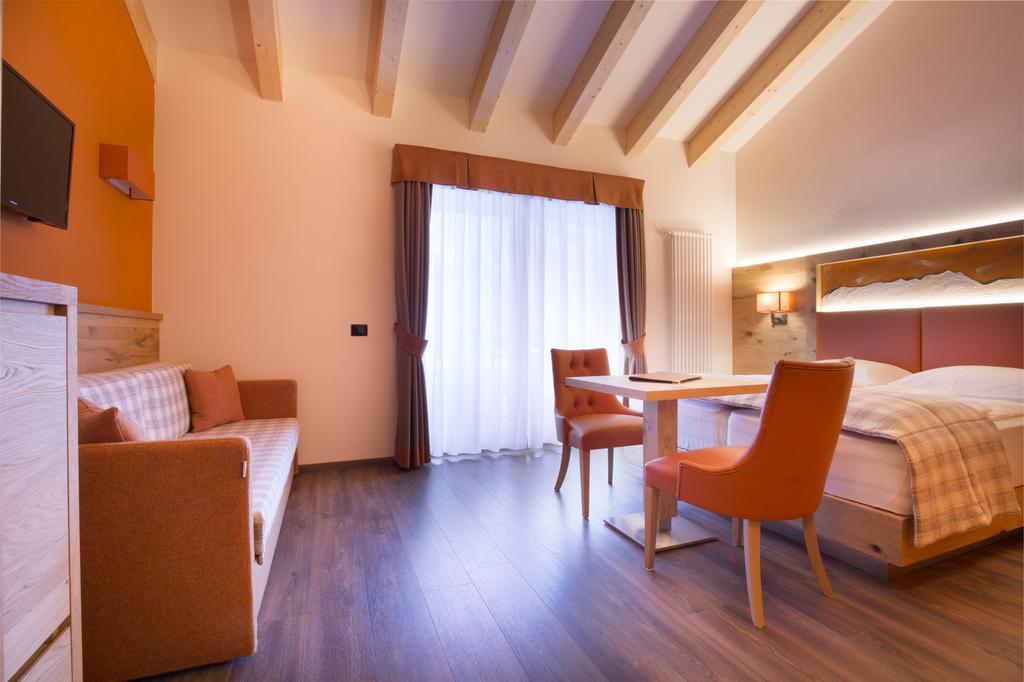 Chalet Marcora 캄피텔로디파사 객실 사진