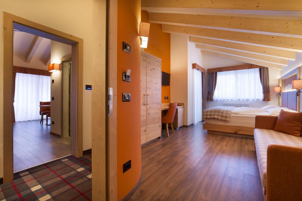 Chalet Marcora 캄피텔로디파사 객실 사진